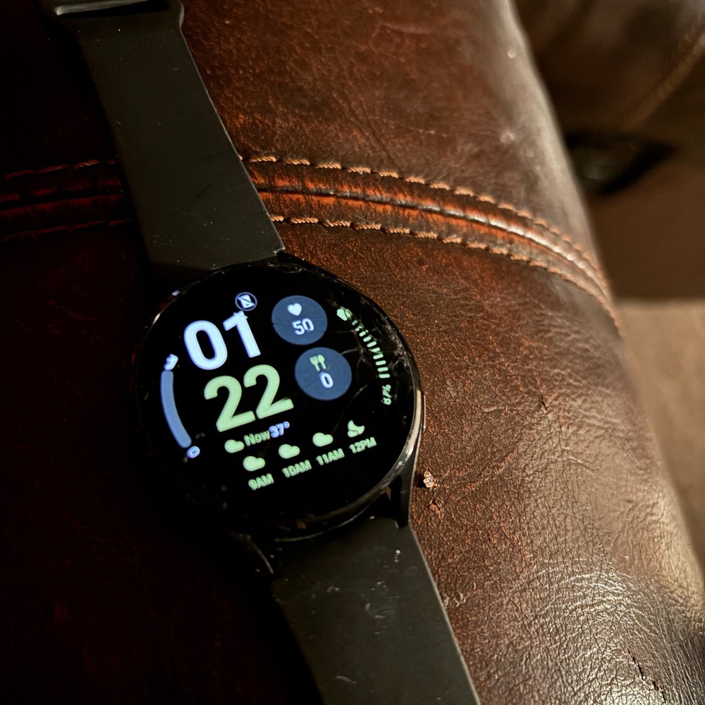 Black Smartwatch With Round Display View 2